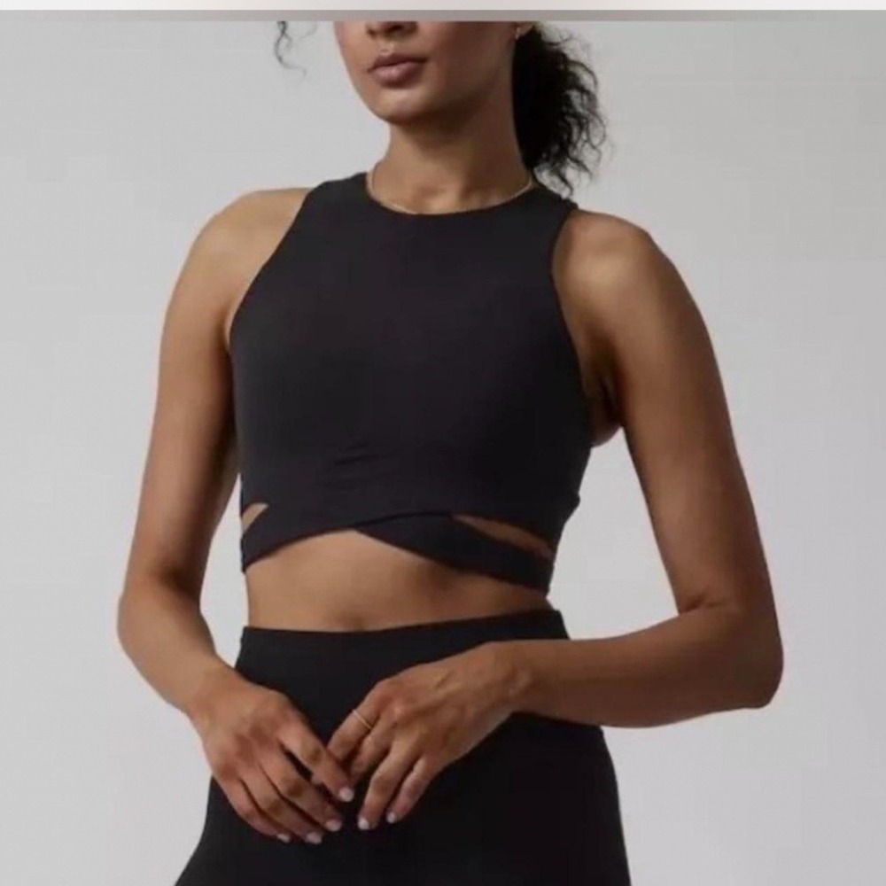Athleta Conscious Cut Out Crop Black Athletic Tank Top Sports Bra XS NWOT